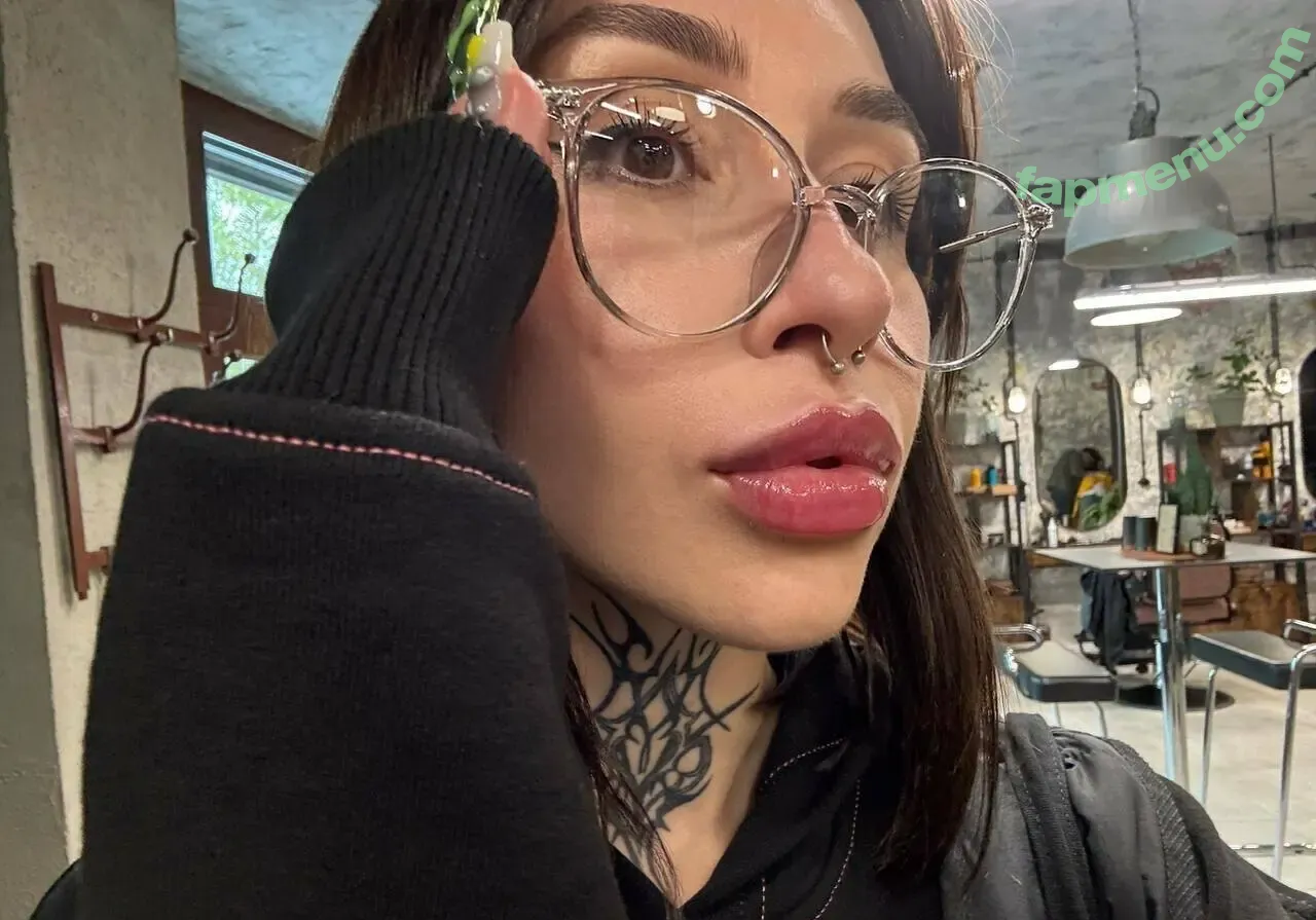 succuba_tinyy nude photo #0001 (_tinysea_)