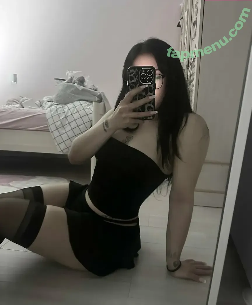 Sudemwah nude photo #0170 (Sude Akar / sudemwahw)