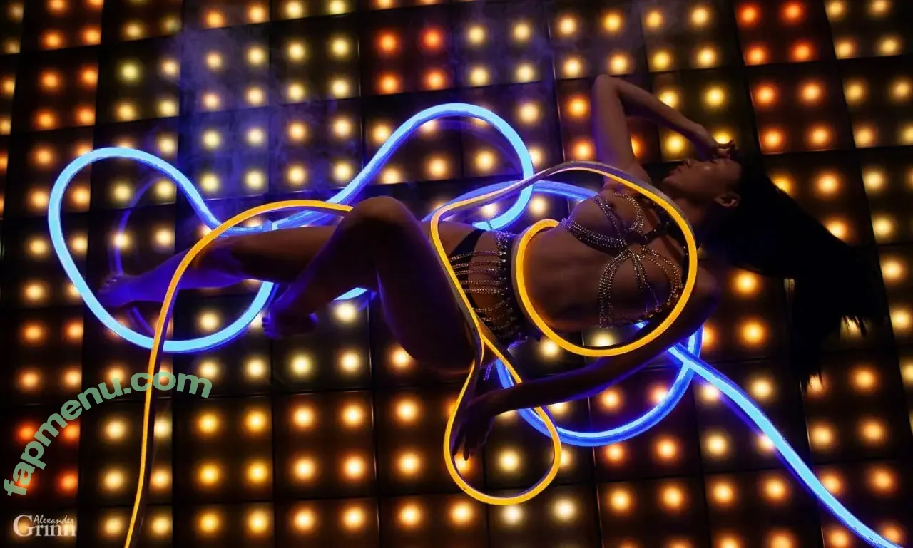 suelina nude photo #0211 (despicable_quart / lily69 / lina_xena / suelinaa / your_asia)