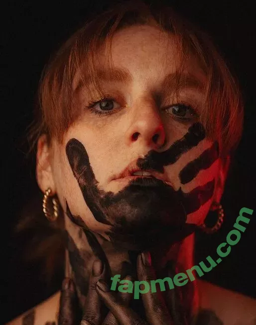 suesses.rot nude photo #0025 (juliamia_official / suesses_rot)