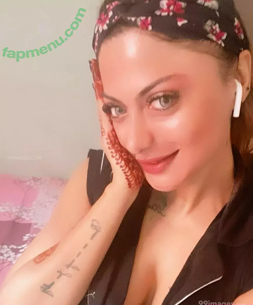 Suhaani Laskar nude photo #0010 (suhaanilaskar)