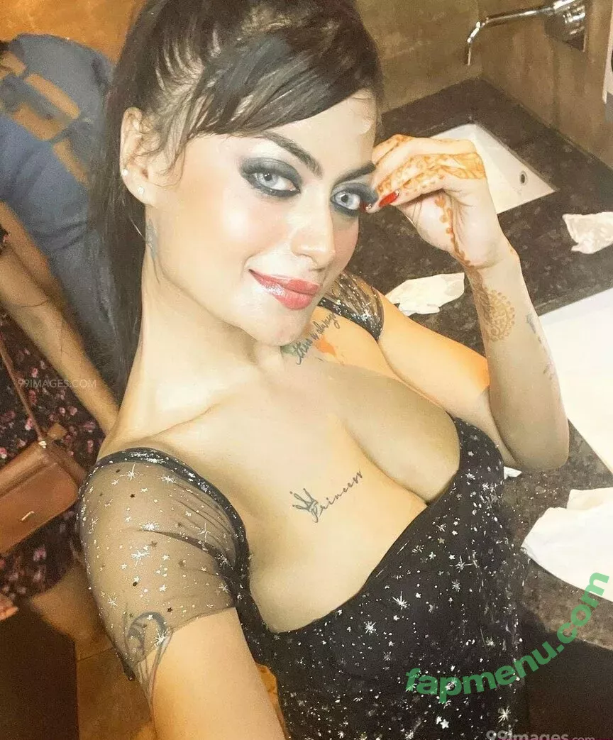 Suhaani Laskar nude photo #0024 (suhaanilaskar)