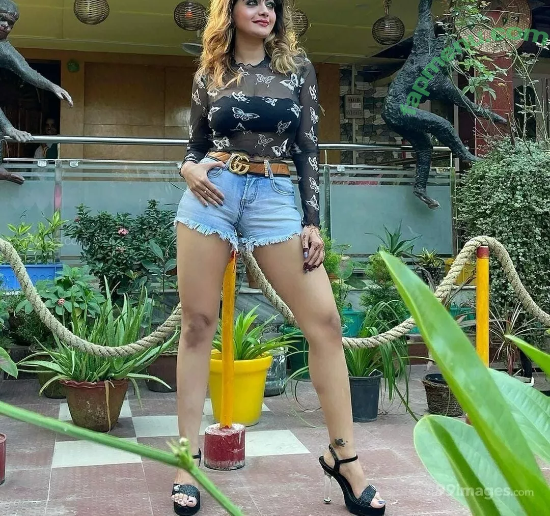 Suhaani Laskar nude photo #0145 (suhaanilaskar)