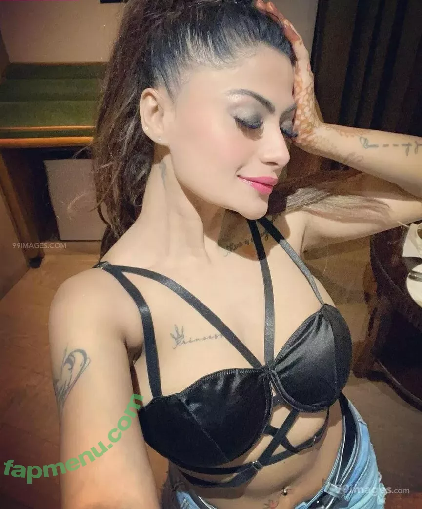 Suhaani Laskar nude photo #0150 (suhaanilaskar)