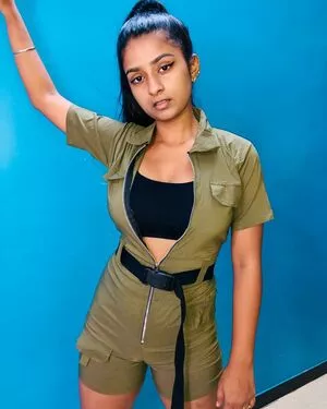 Suhana Khan / __suhuuu__ nude photo #0211