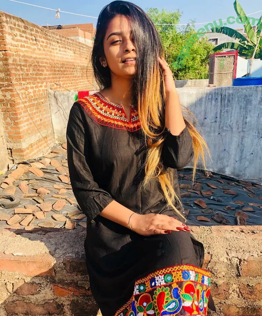 Suhana Khan nude photo #0184 (__suhuuu__)