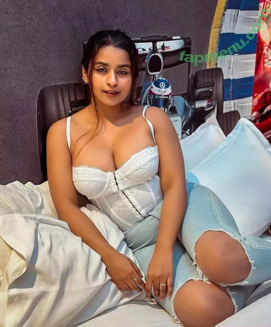 Suhana Khan nude photo #0390 (__suhuuu__)