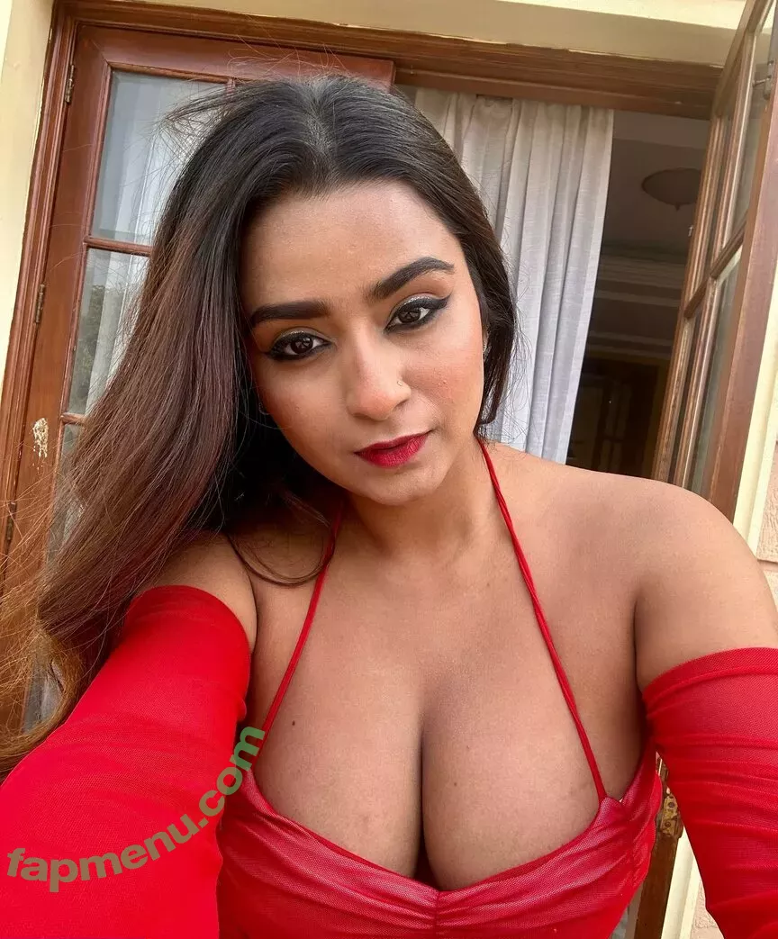 Suhana Khan nude photo #0489 (__suhuuu__)