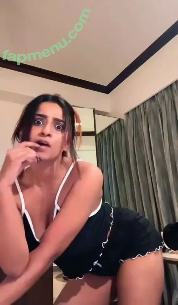 Suhana Khan nude photo #1006 (__suhuuu__)