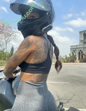 suki_marquez / Sukimarquez - Asian Biker bird nude photo #0030