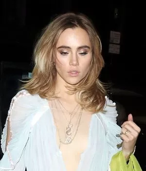 Suki Waterhouse / sukiwaterhouse nude photo #0068