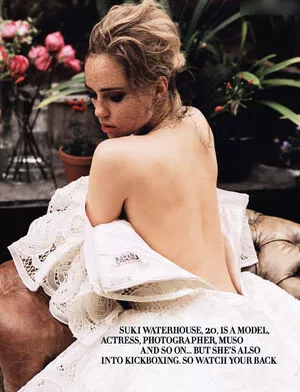 Suki Waterhouse / sukiwaterhouse nude photo #0300