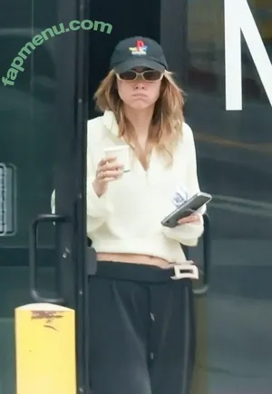 Suki Waterhouse / sukiwaterhouse nude photo #0653