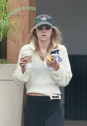 Suki Waterhouse / sukiwaterhouse nude photo #0656