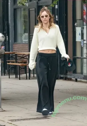 Suki Waterhouse / sukiwaterhouse nude photo #0657