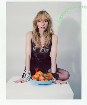 Suki Waterhouse / sukiwaterhouse nude photo #0665