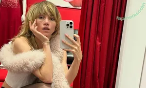 Suki Waterhouse / sukiwaterhouse nude photo #0733