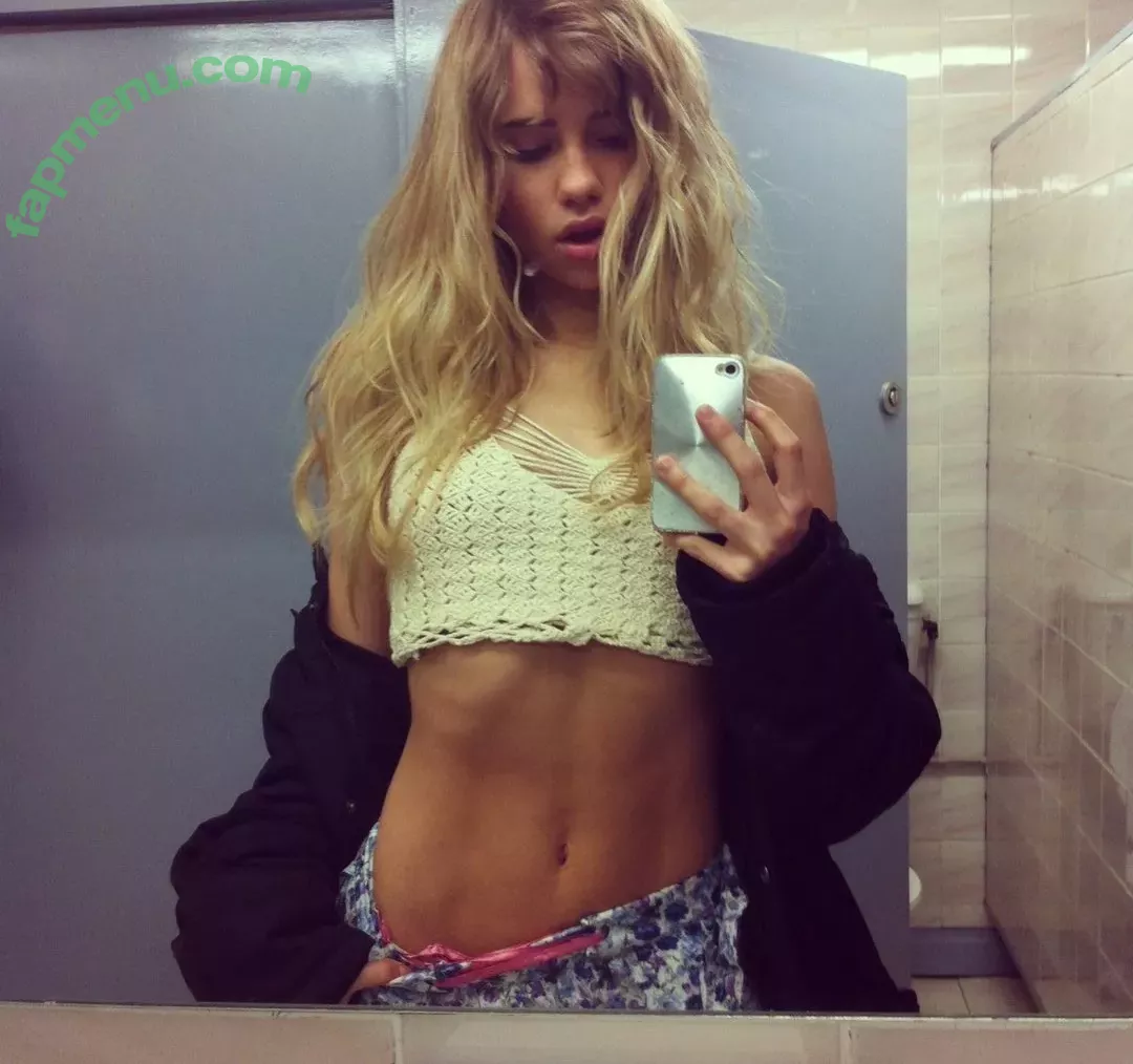 Suki Waterhouse nude photo #0009 (sukiwaterhouse)