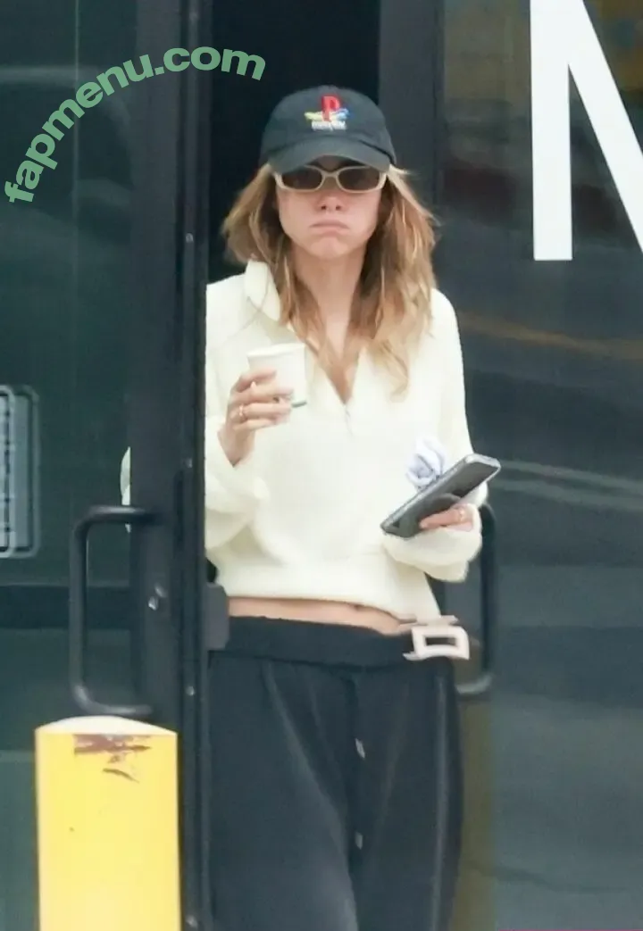 Suki Waterhouse nude photo #0653 (sukiwaterhouse)