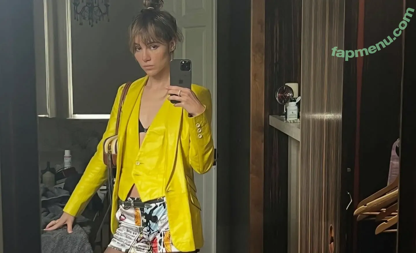 Suki Waterhouse nude photo #0736 (sukiwaterhouse)