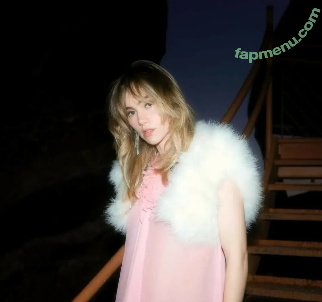 Suki Waterhouse nude photo #0773 (sukiwaterhouse)