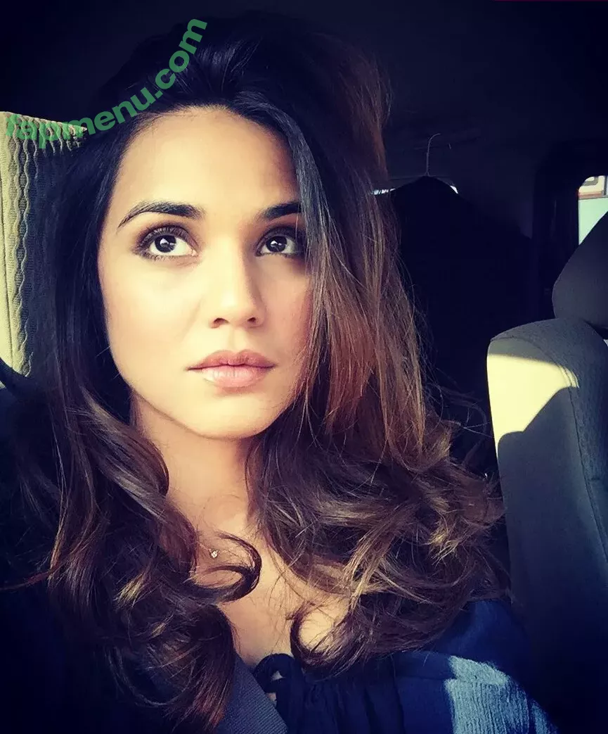 Summer Bishil nude photo #0019 (SummerBishil1 / summerybishil)