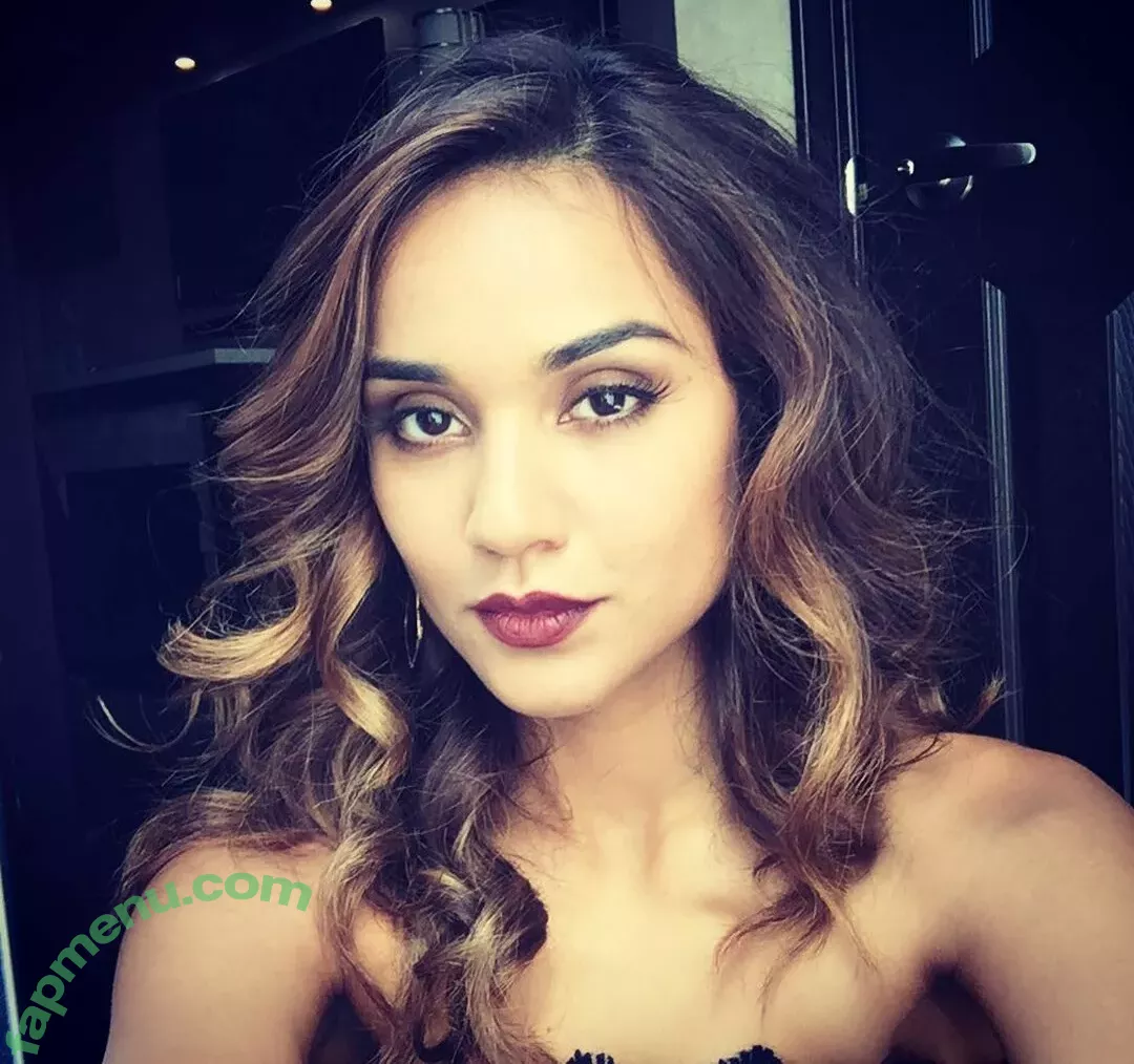 Summer Bishil nude photo #0030 (SummerBishil1 / summerybishil)