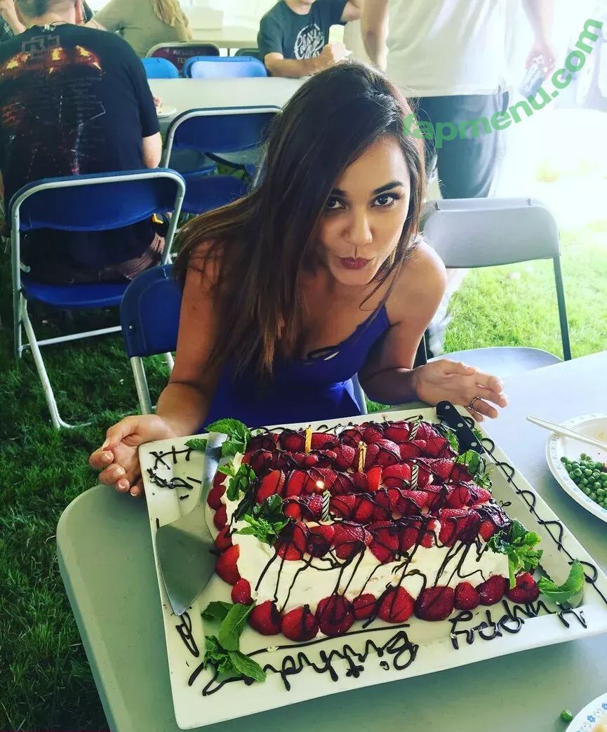 Summer Bishil nude photo #0040 (SummerBishil1 / summerybishil)