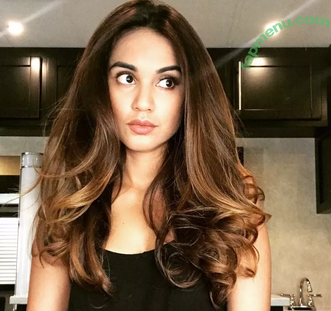 Summer Bishil nude photo #0086 (SummerBishil1 / summerybishil)