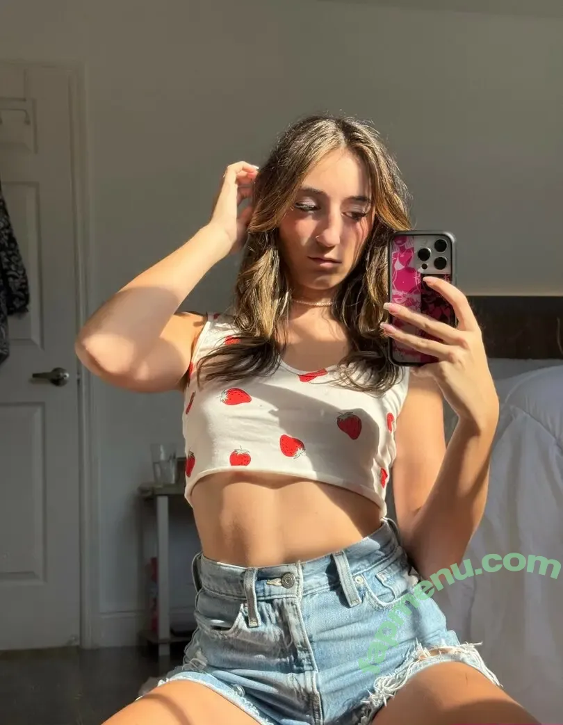 Summer Lynn nude photo #0041 (IsThatSoe / itsjustsummer / itsummrlynn)