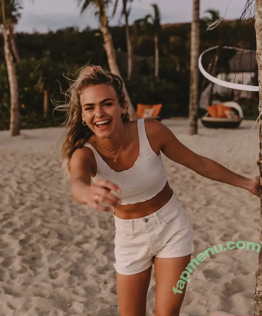 Summer Mckeen nude photo #0006 (summermckeen)