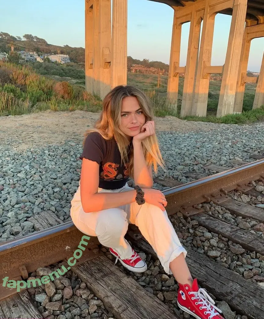 Summer Mckeen nude photo #0022 (summermckeen)