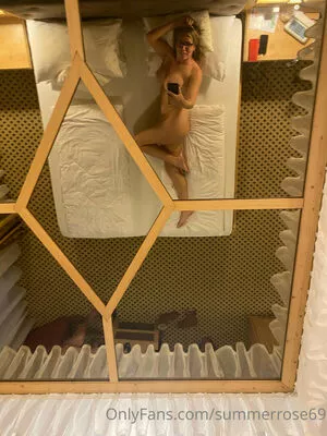  nude photo #0004