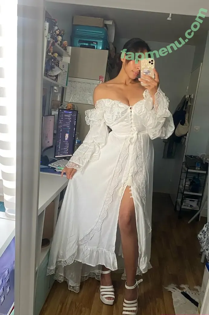 suncosplays nude photo #0005 (gushingsun)