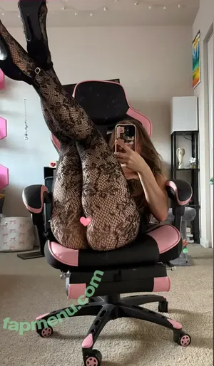 Sunflower ASMR / princessasmr / sunflowerVA / sunflowerrasmr nude photo #0120