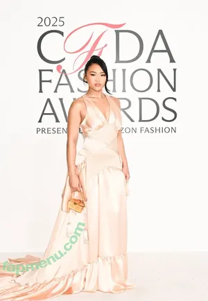 Suni Lee / sunisalee / u144353206 nude photo #0740