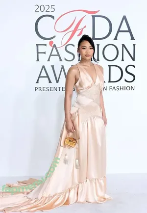 Suni Lee / sunisalee / u144353206 nude photo #0744