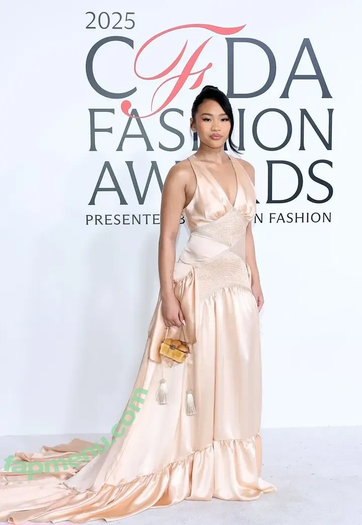 Suni Lee nude photo #0744 (sunisalee / u144353206)