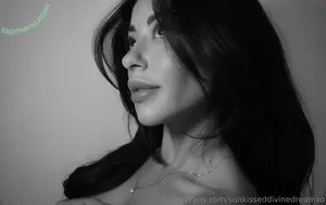 sunkisseddivinedreamxo / sunkisseddivinedream nude photo #0001