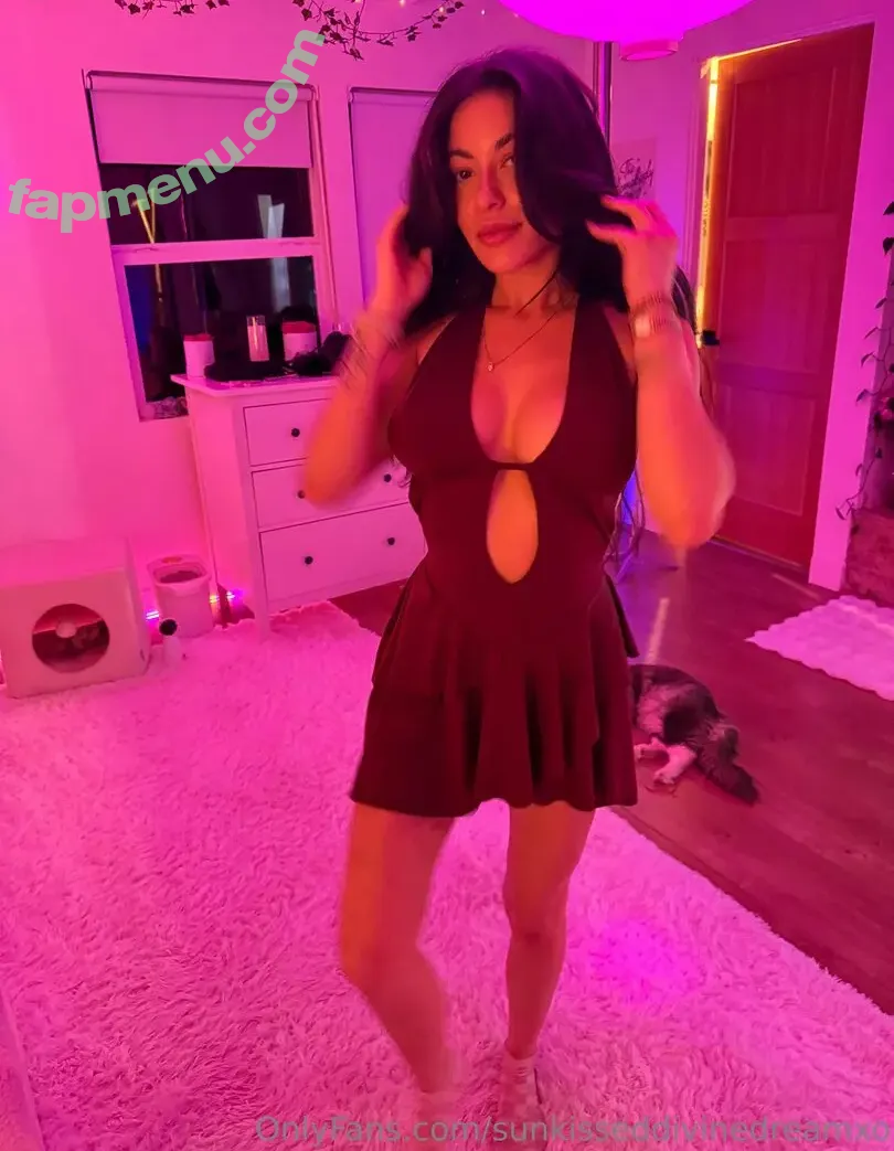 sunkisseddivinedreamxo nude photo #0036 (sunkisseddivinedream)