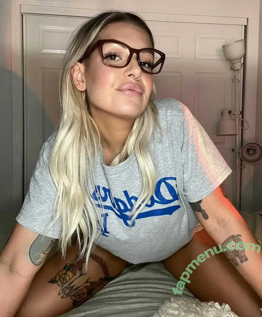 Sunnie nude photo #0012 (Sunniesnow / sunnie.snow)