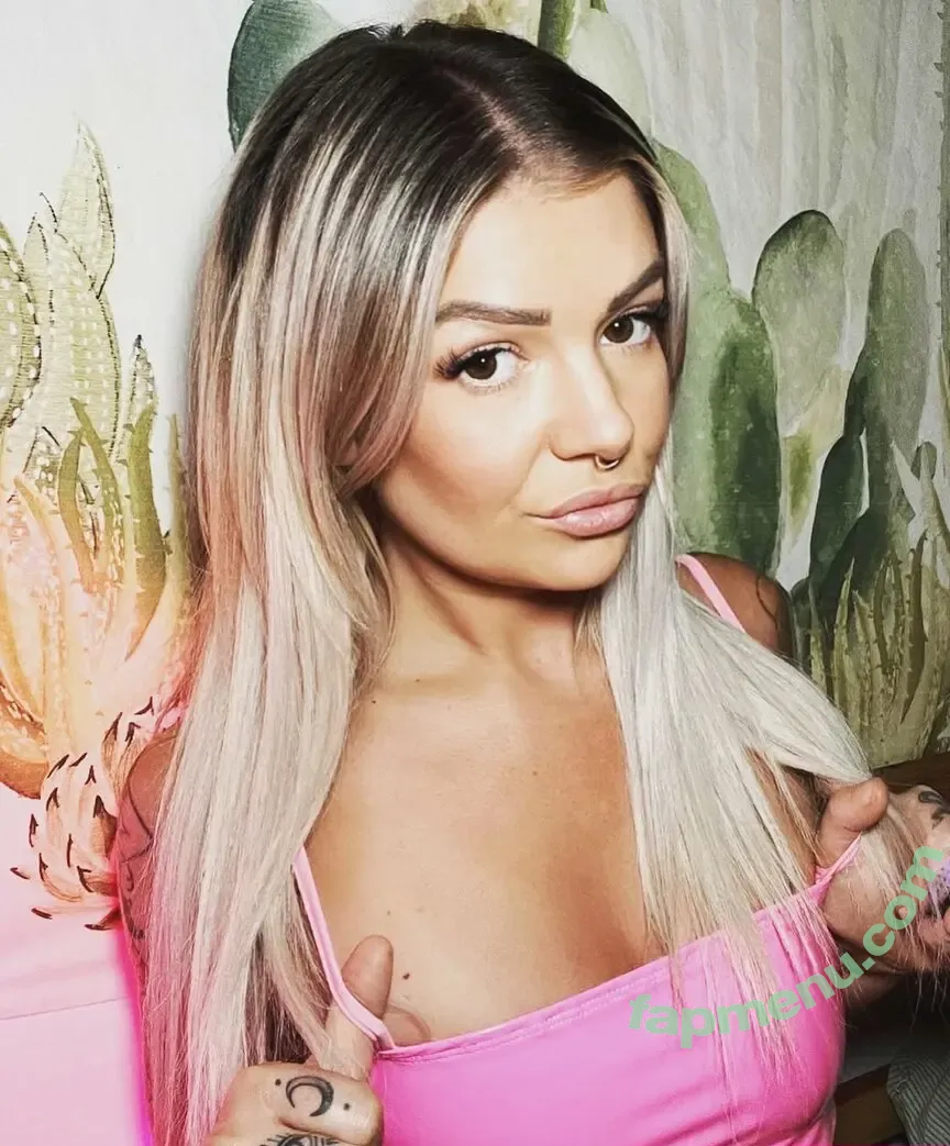 Sunnie nude photo #0022 (Sunniesnow / sunnie.snow)