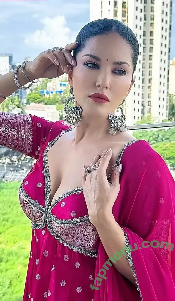 Sunny Leone nude photo #0536 (SunnyLeone)