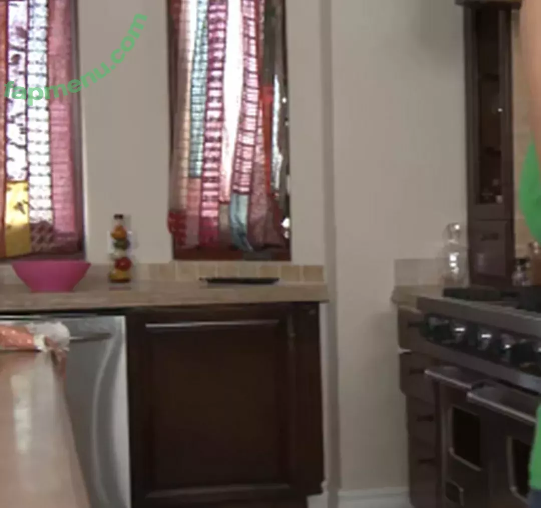 Sunny Leone nude photo #0542 (SunnyLeone)