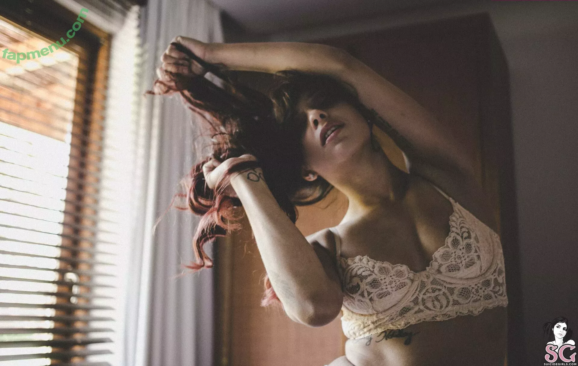 Sunny Suicide nude photo #0016 (Miss Sunny Holiday / sunny_suicide)