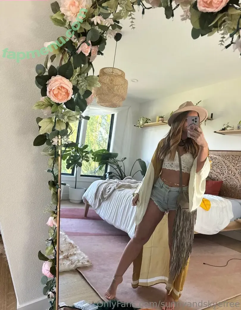 sunnyandskyefree nude photo #0022 (sunnysideofskye)