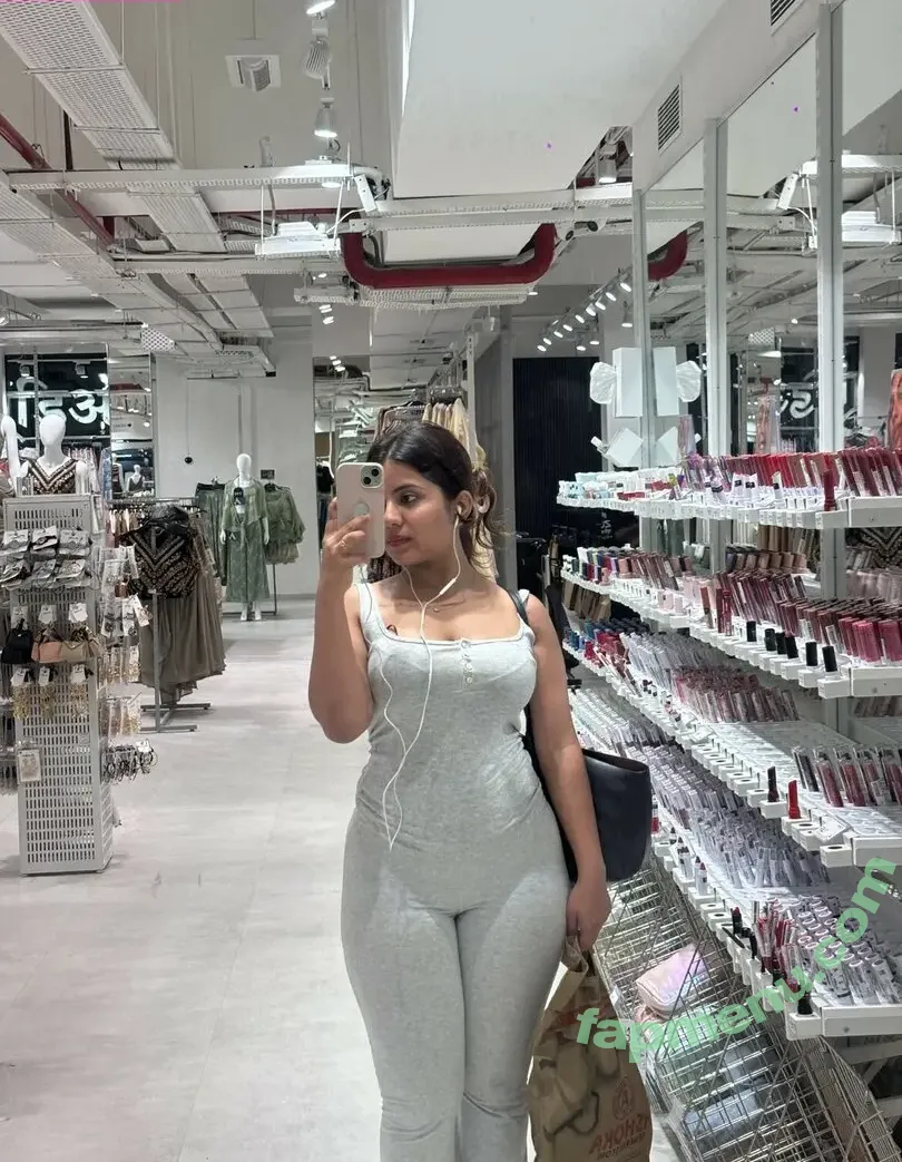 Suramya Pandiya nude photo #0030 (suramyapandiya)