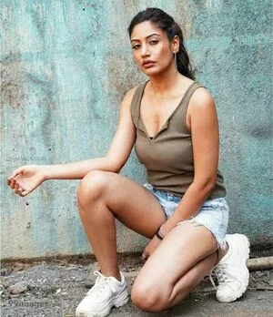 Surbhi Chandna / officialsurbhic nude photo #0002