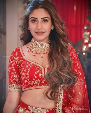 Surbhi Chandna / officialsurbhic nude photo #0006