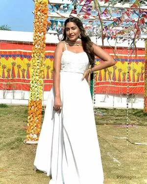 Surbhi Chandna / officialsurbhic nude photo #0031